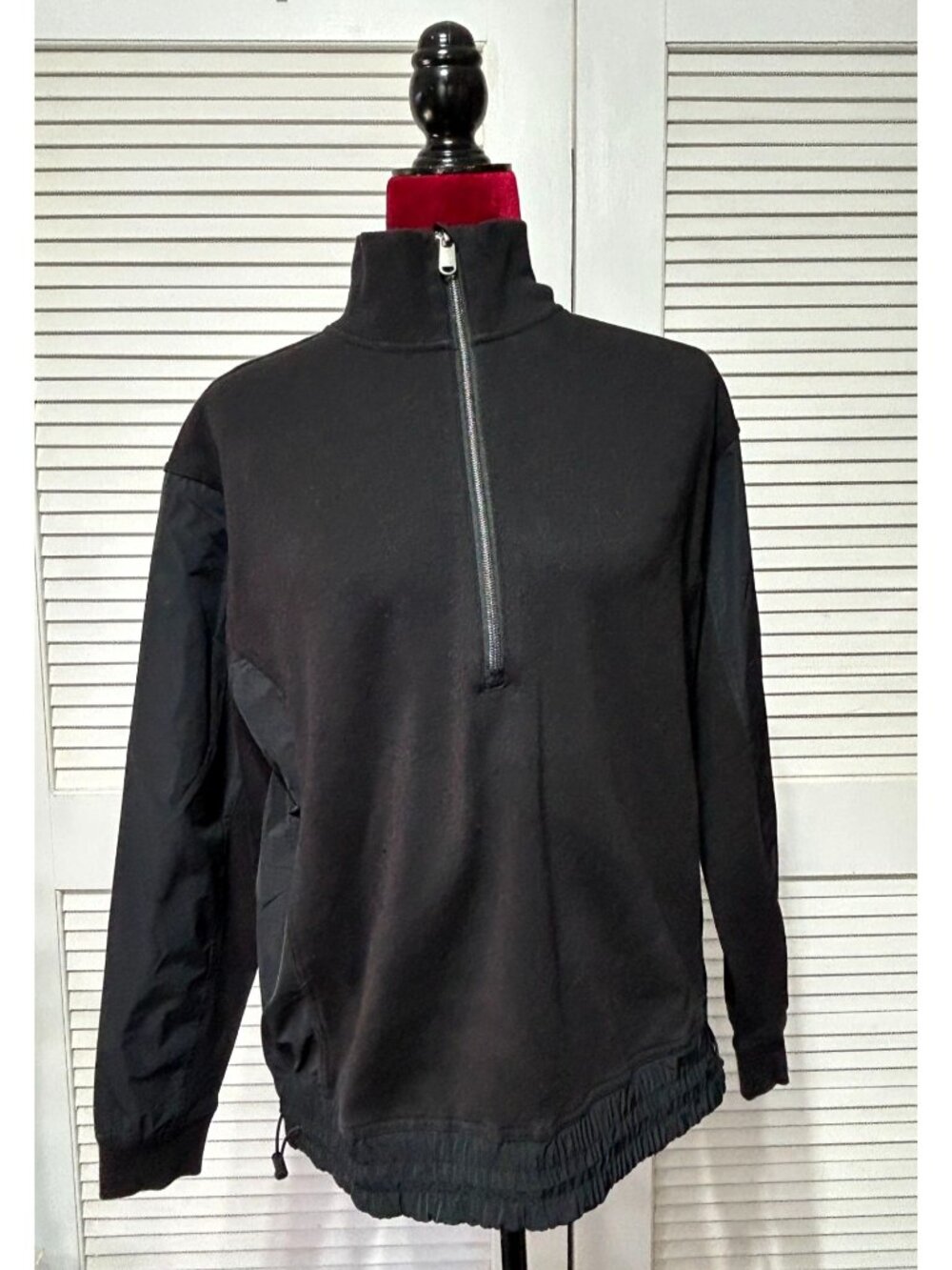 Athleta Women's Black Triumph Hybrid Half Zip Sweatshirt Size Small 3149